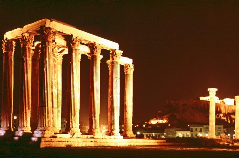 Temple_of_Olympic_Zeus_at_Night